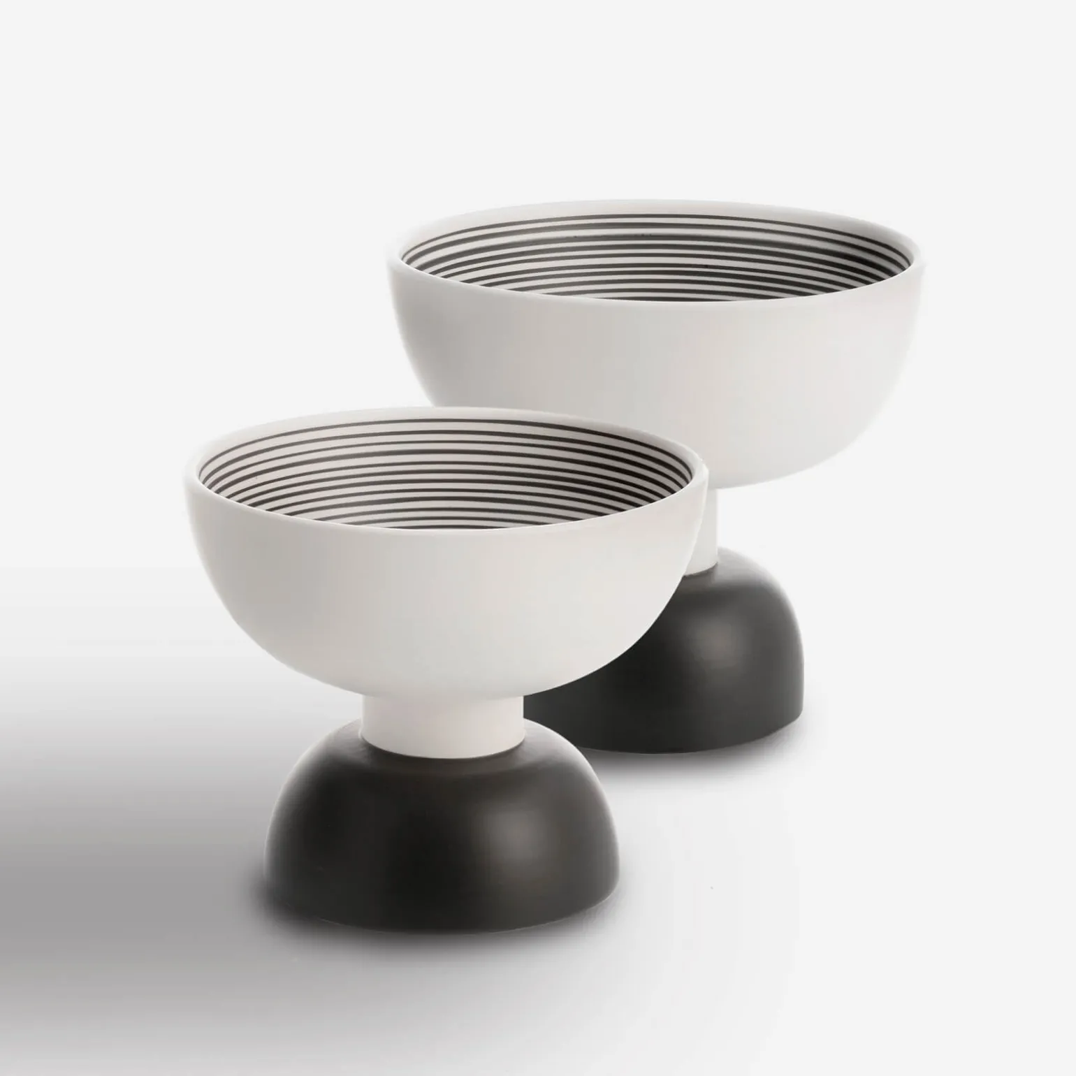 bw_tall_raised_bowl_1.webp B&W Tall Raised Bowl