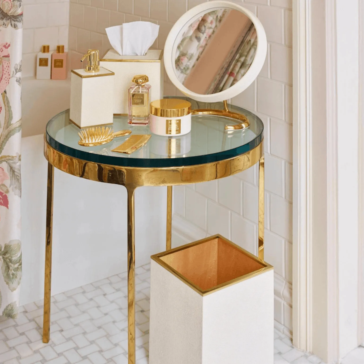 classic_shagreen_soap_pum_1.webp Classic Shagreen Soap Pump Dispenser - Dove