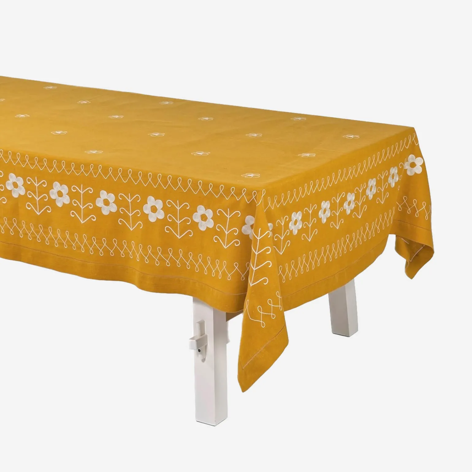 daisy_tablecloth_ecru_0.webp Daisy Tablecloth Ecru