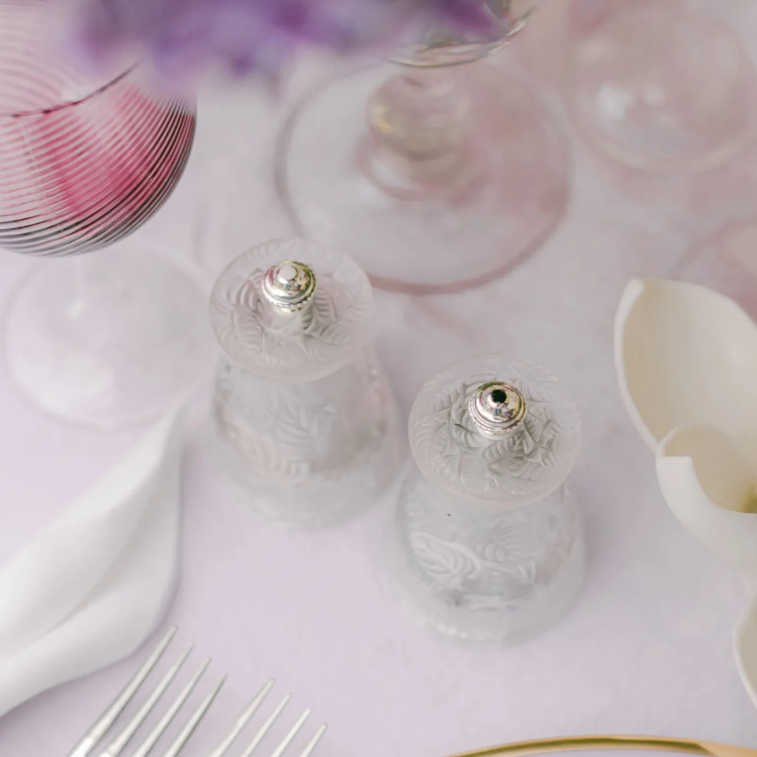 feuilles_salt__pepper_gri_3.webp Feuilles Salt & Pepper Grinders