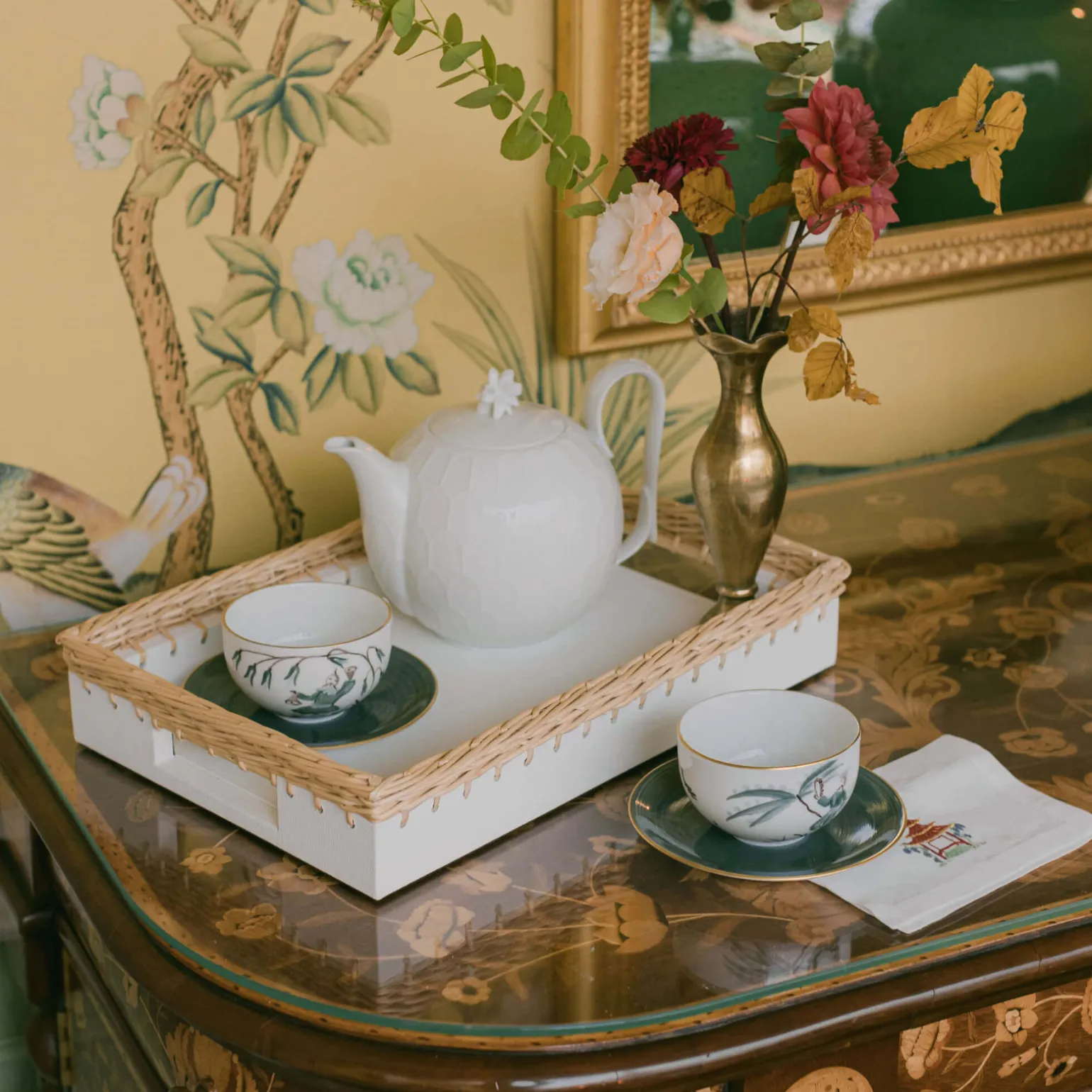 giverny_tray_white__small_1.webp Giverny Tray White - Small