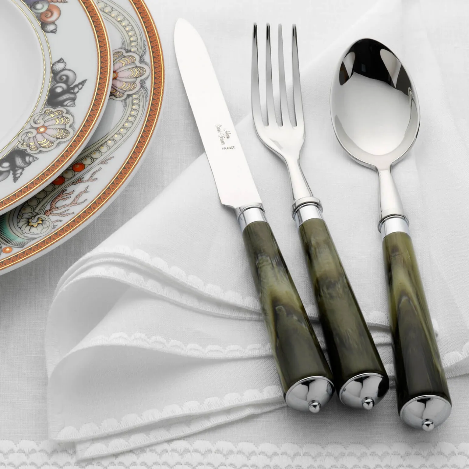 julia_green_marble_piece__1-2.webp Julia Green Marble 2-Piece Carving Set