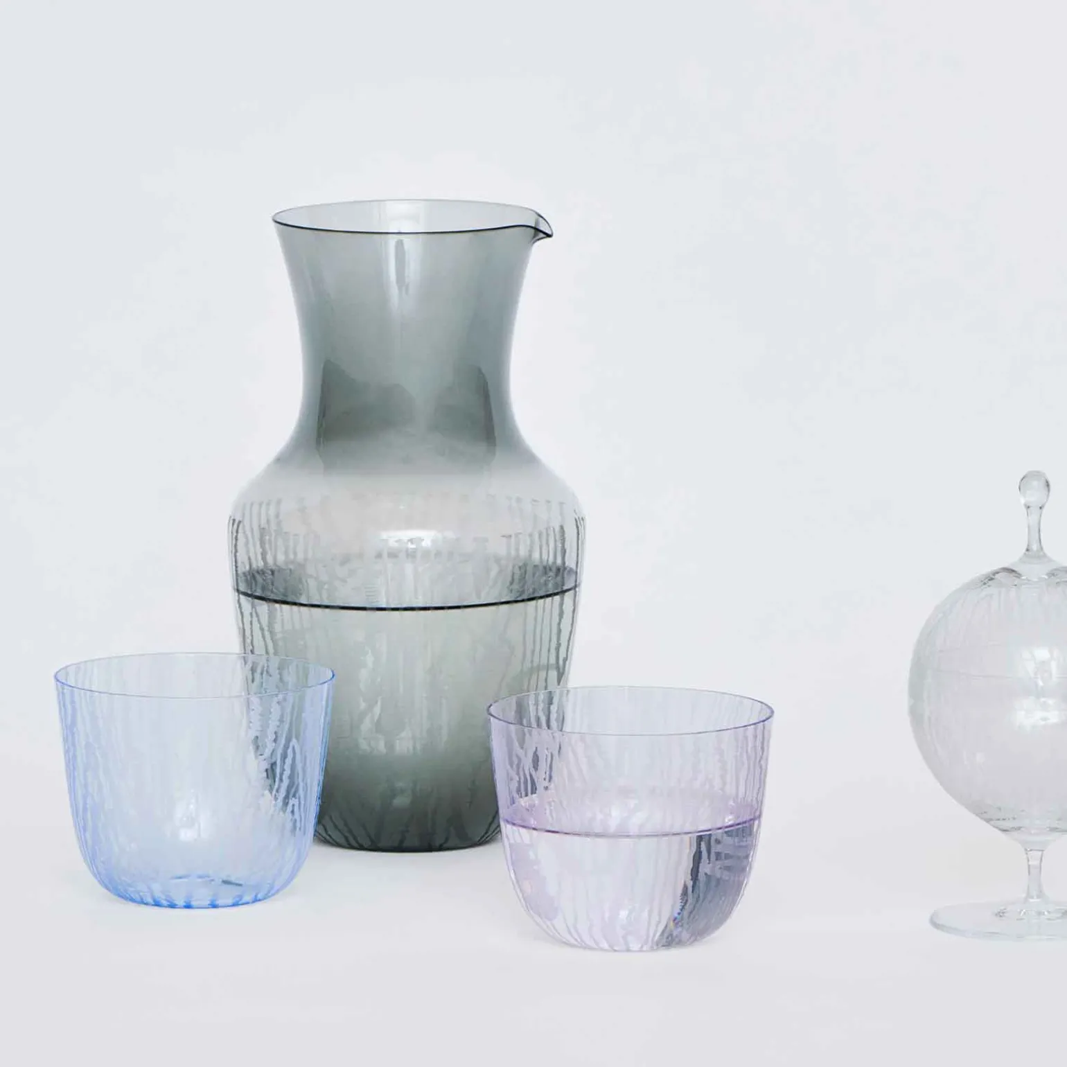 moir_carafe_blue_1.webp Moiré Carafe Blue