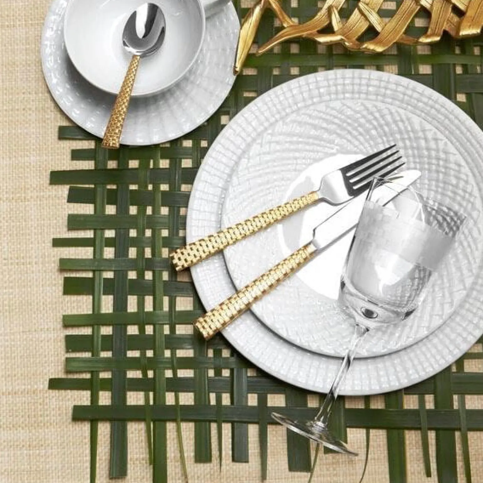palm_gold_piece_cutlery_s_1.webp Palm Gold 5-Piece Cutlery Set