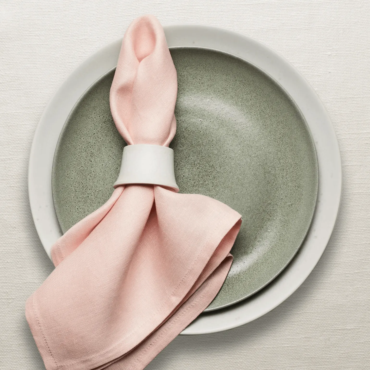 pink_linen_sateen_napkins_1.webp Pink Linen Sateen Napkins - Set of 4