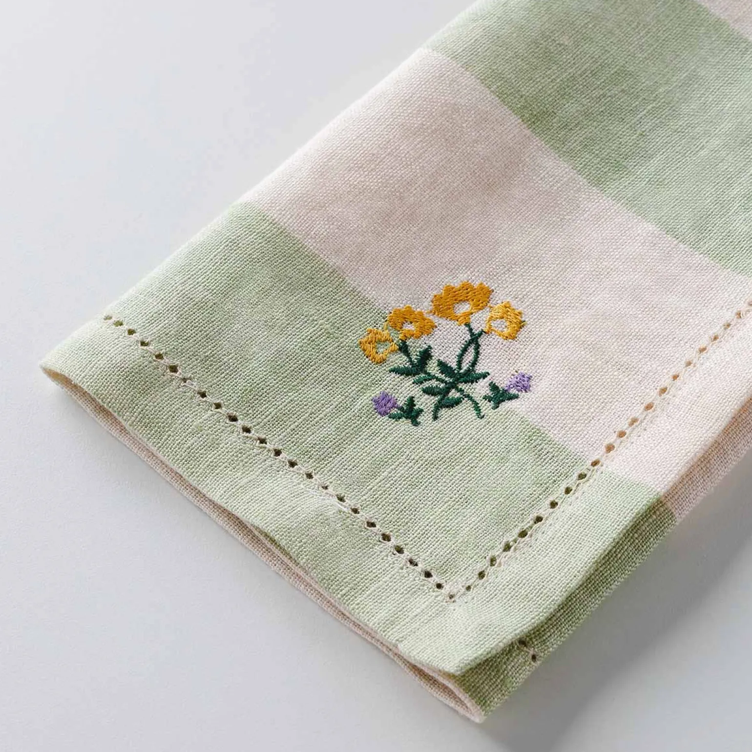sirkus_stripe_embroidered_2-1.webp Sirkus Stripe Embroidered Napkin Pistachio
