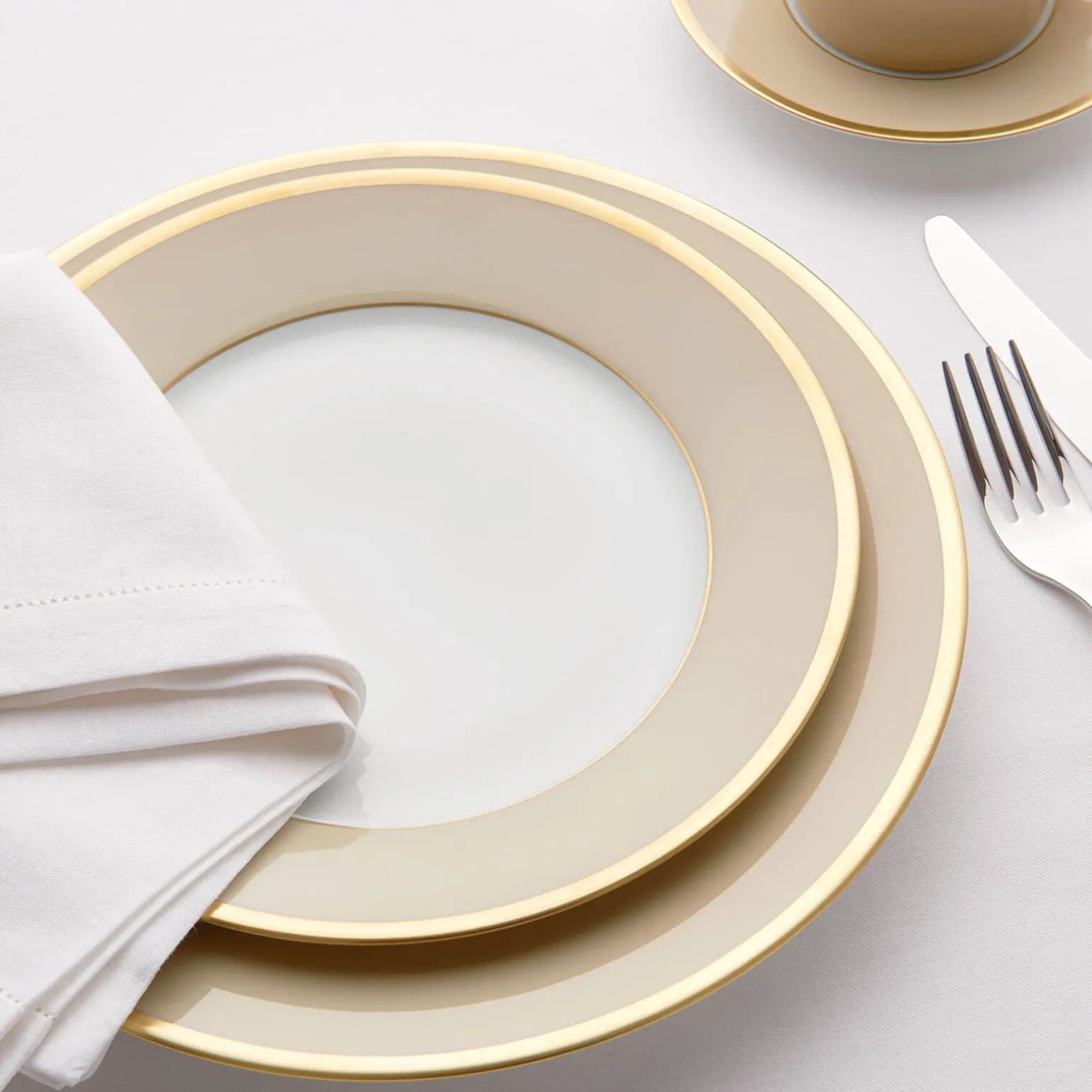 sous_le_soleil_sand_desse_1.webp Sous Le Soleil Sand Dessert Plate