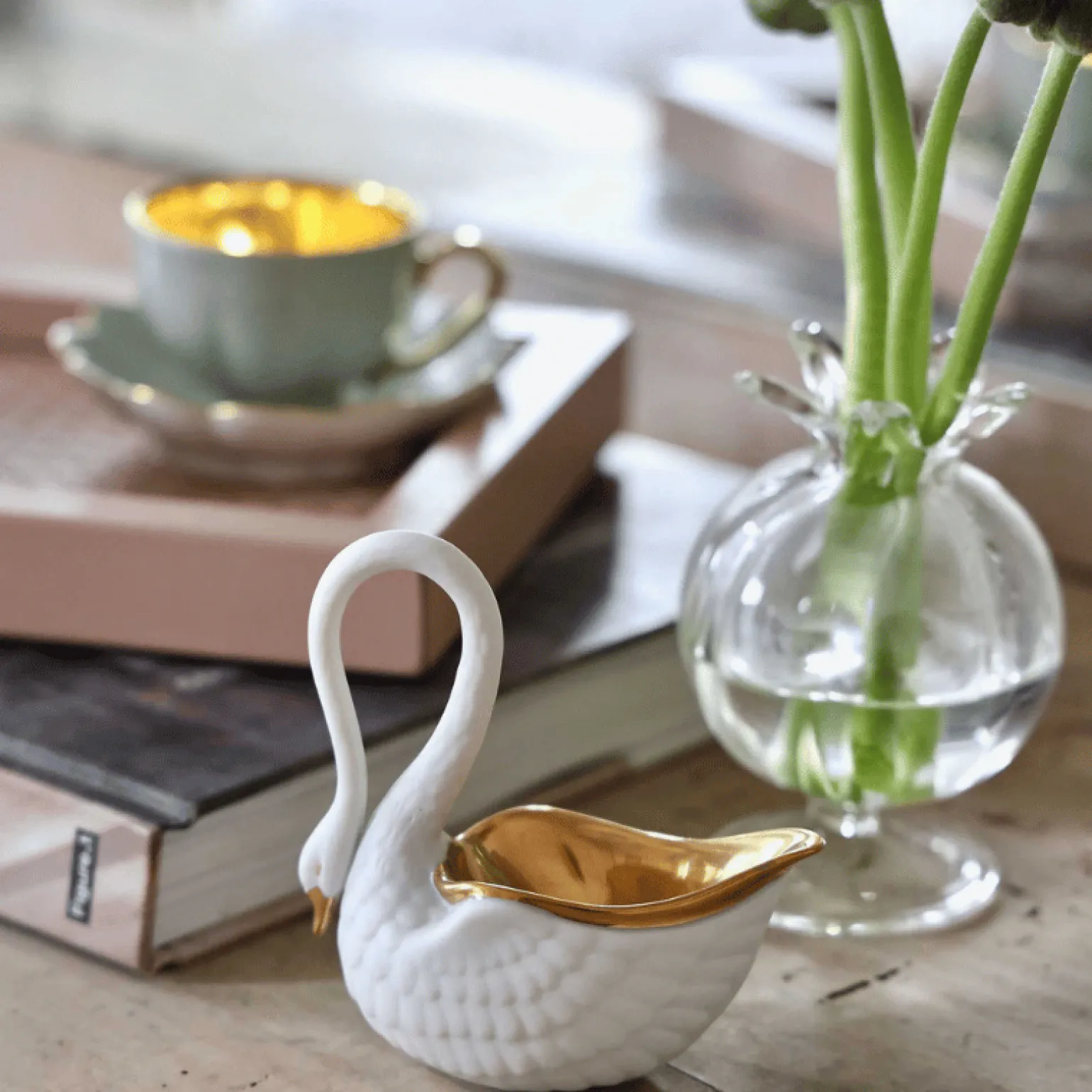 swan_salt_cellar_white_2.webp Swan Salt Cellar White