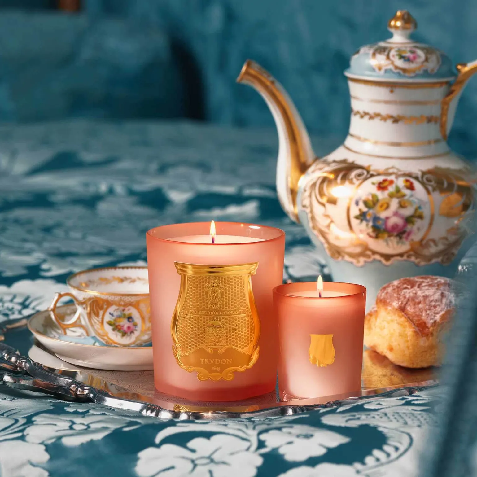 tuileries_scented_candle_3.webp Tuileries Scented Candle