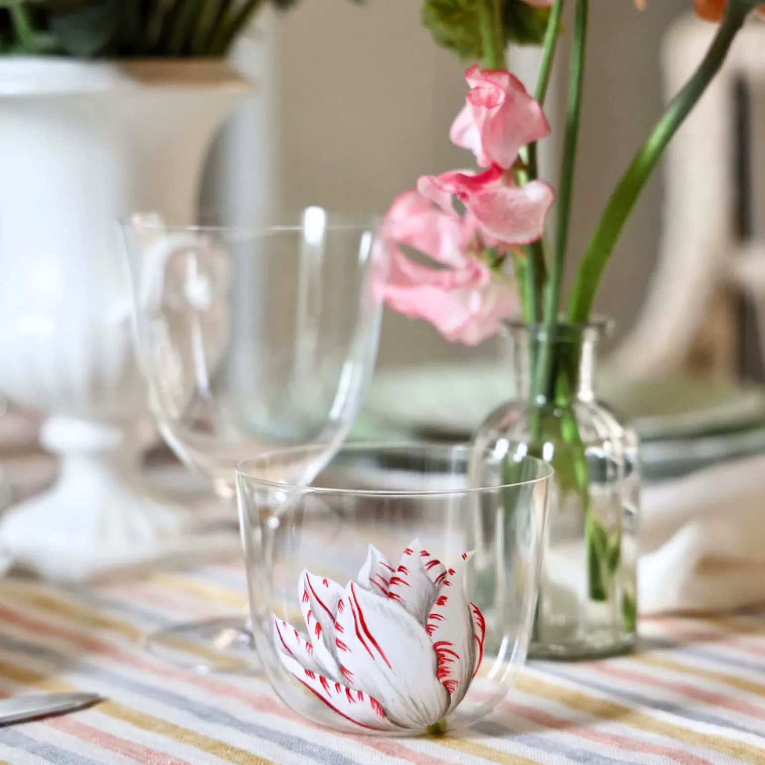 tulipmania_water_tumblers_2.webp Tulipmania Water Tumblers – Set of 4